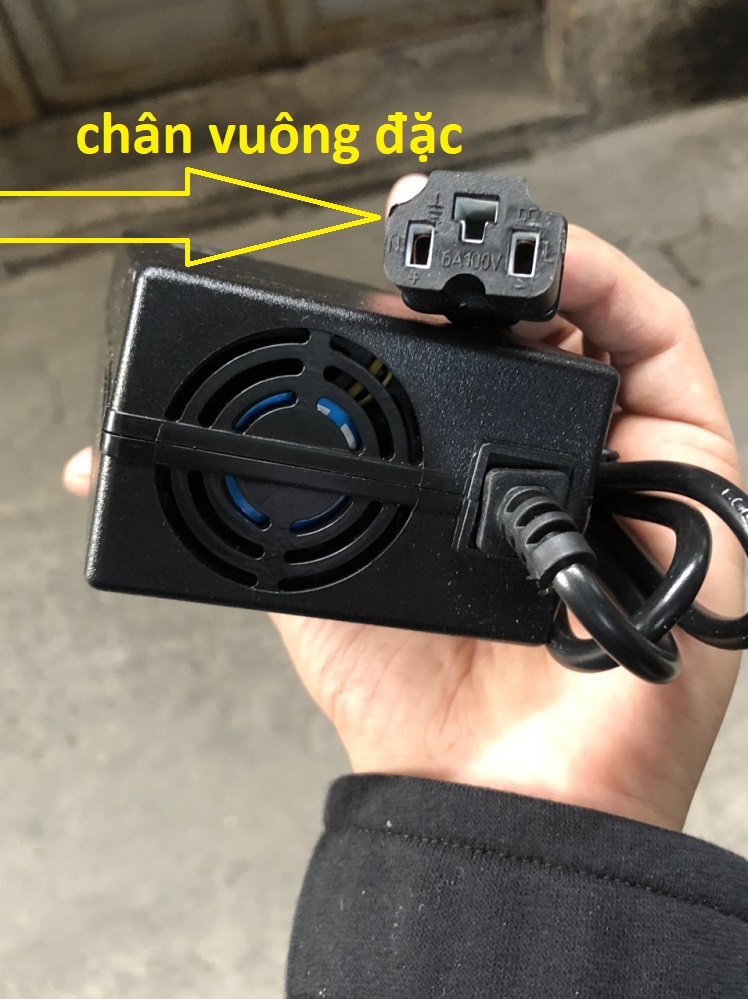 Sạc 60v-73v cho xe điện dùng pin 60v 2a