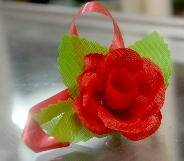 Bông hồng cài áo mùa Vu lan-100 bông-có kim băng để cài