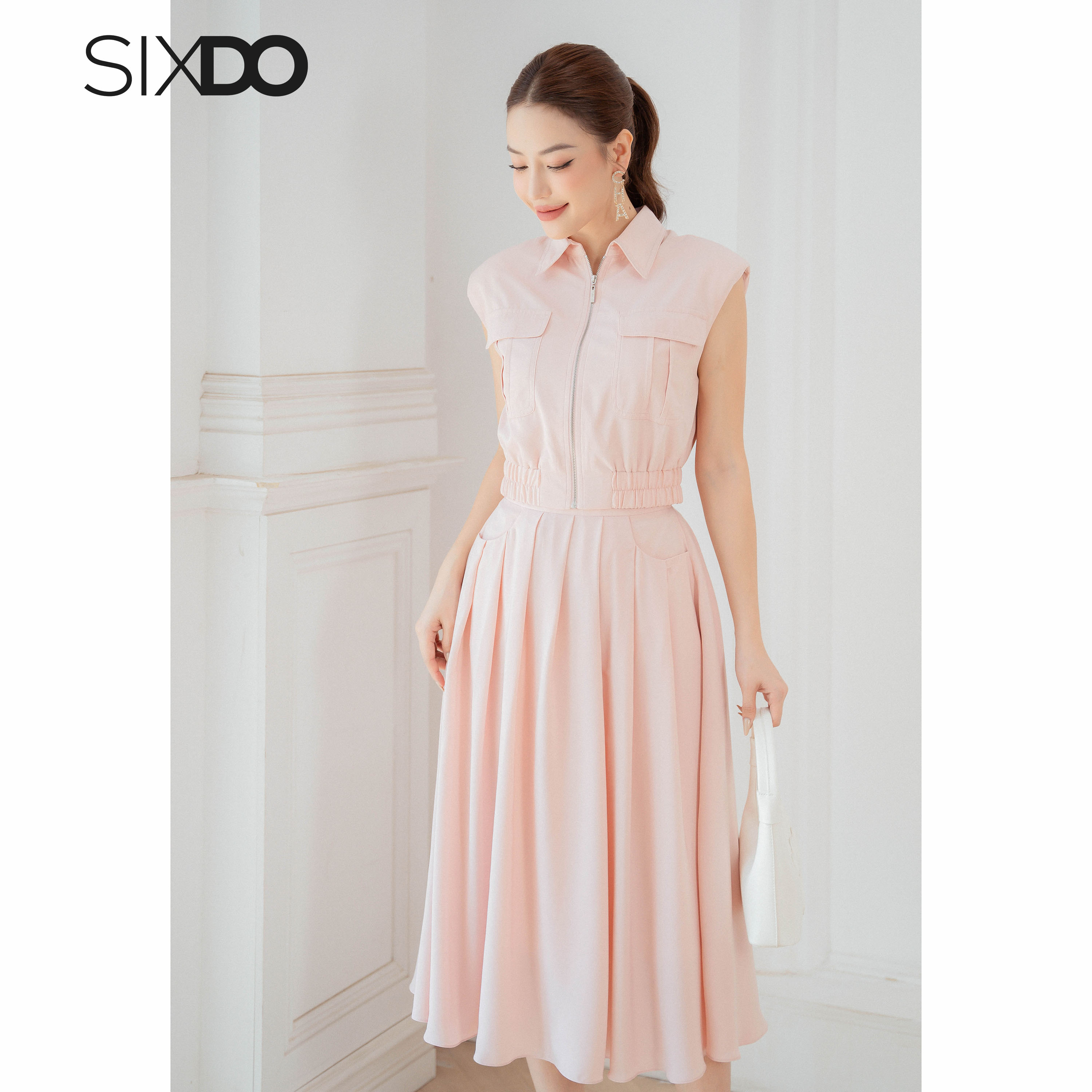 Áo lụa kiểu nữ sát nách bo chun SIXDO (Silk Top)