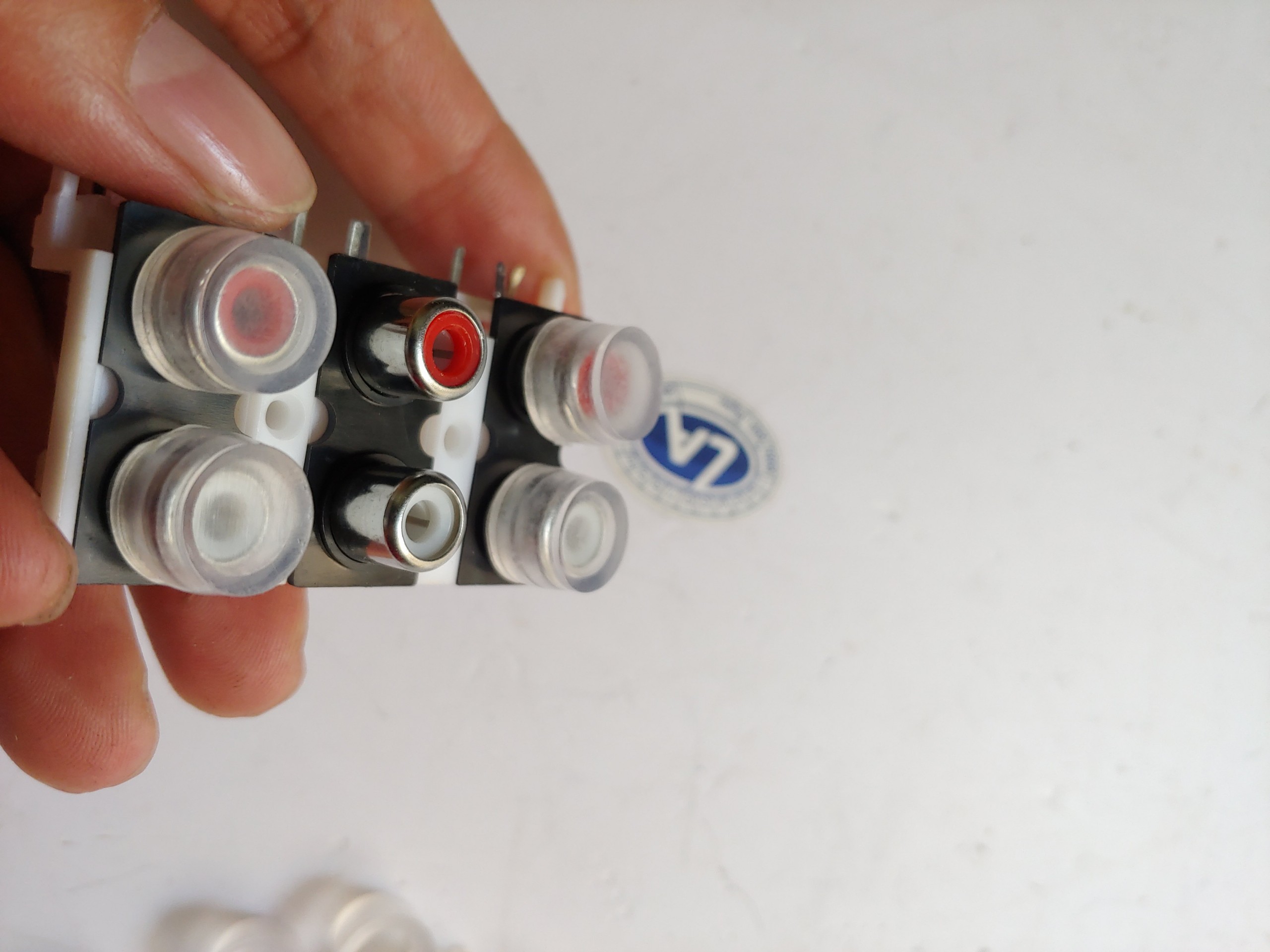 Đầu Bịt Lỗ AV 10 Nút Nắp Chụp Bông Sen Ampli