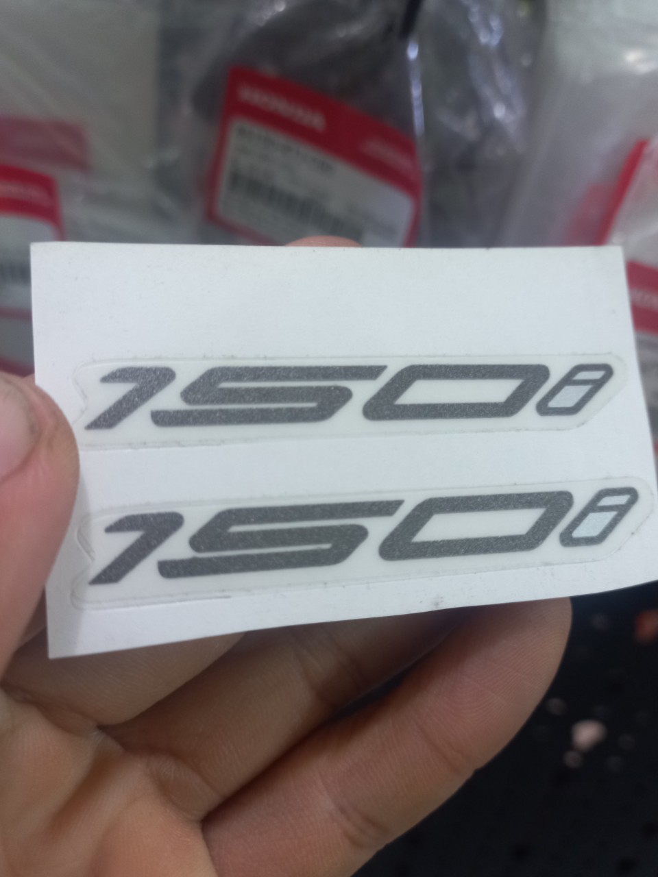 TEM SỐ 150I MÀU ĐỎ . ĐEN ( GIÁ 1 CẶP )