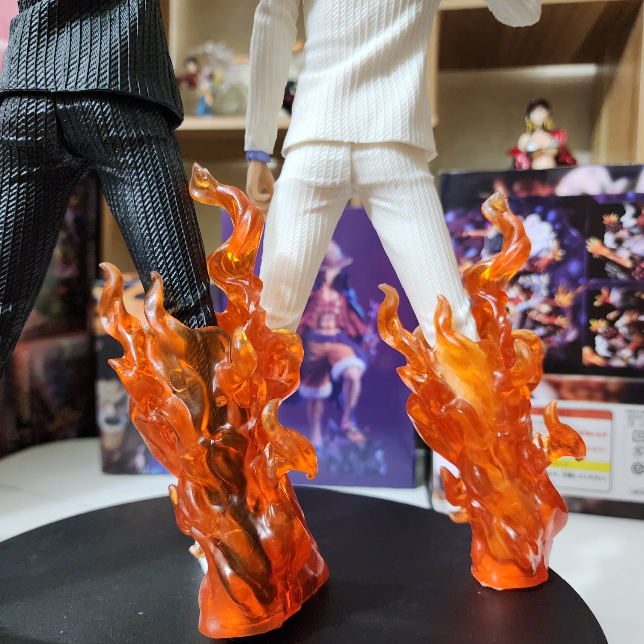 (Mô hình One Piece) Vinsmoke Sanji chân lửa mặc vest dáng đứng cực ngầu (33cm)