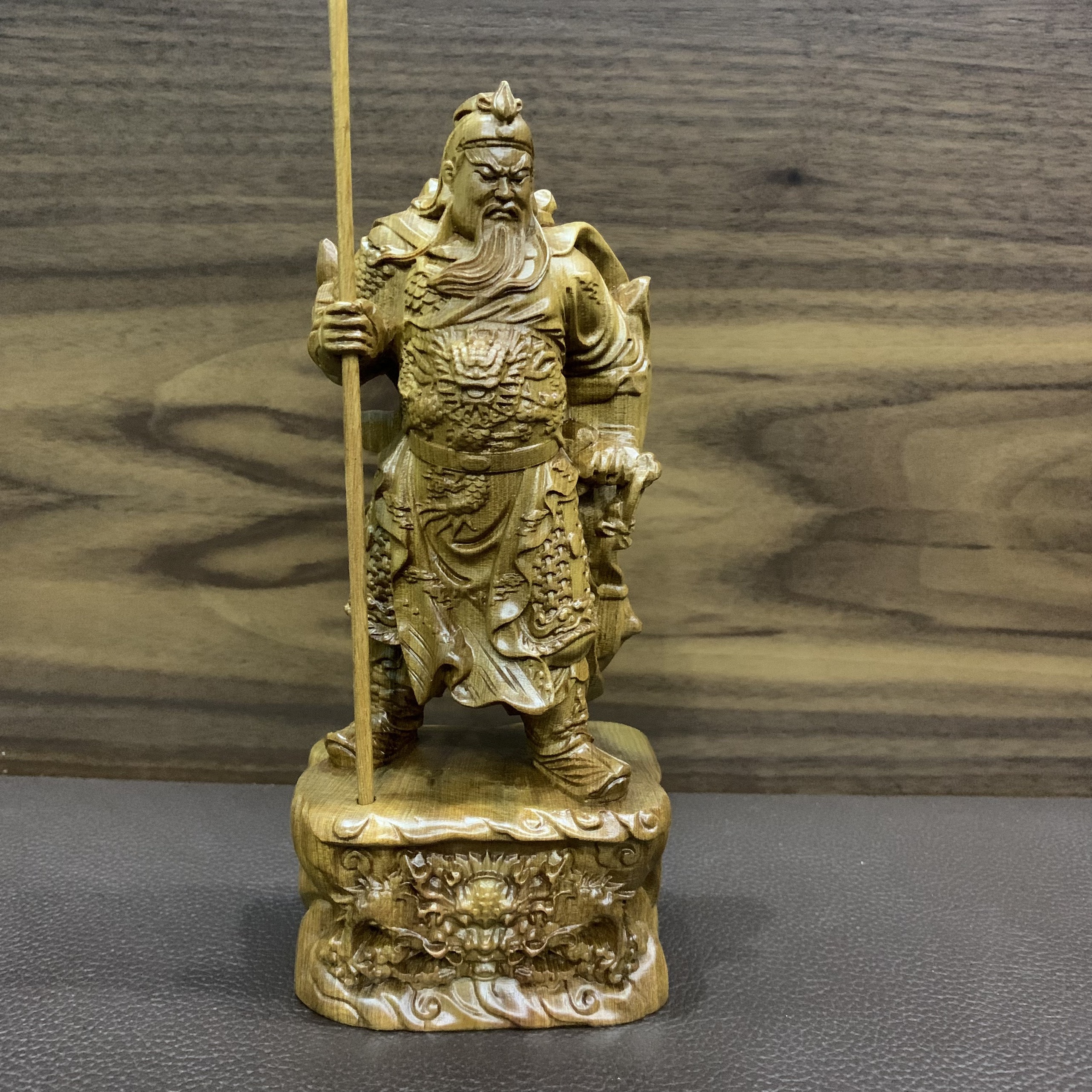 Tượng quan công gỗ bách xanh cao 20 cm