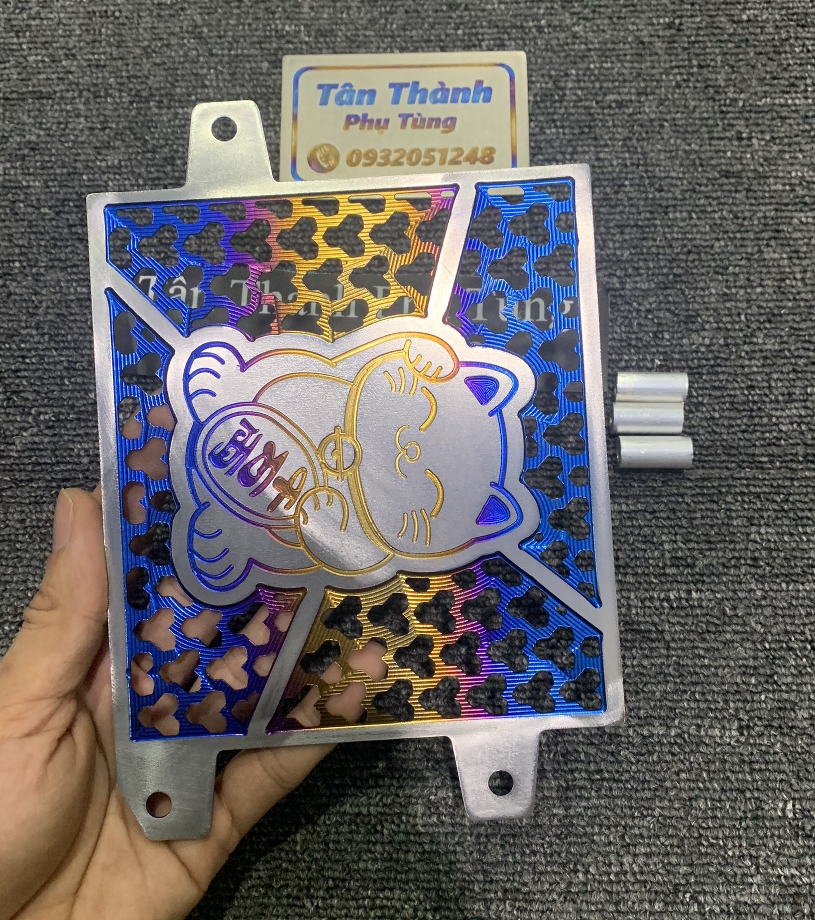 Két nước VARIO Titan con mèo may mắn
