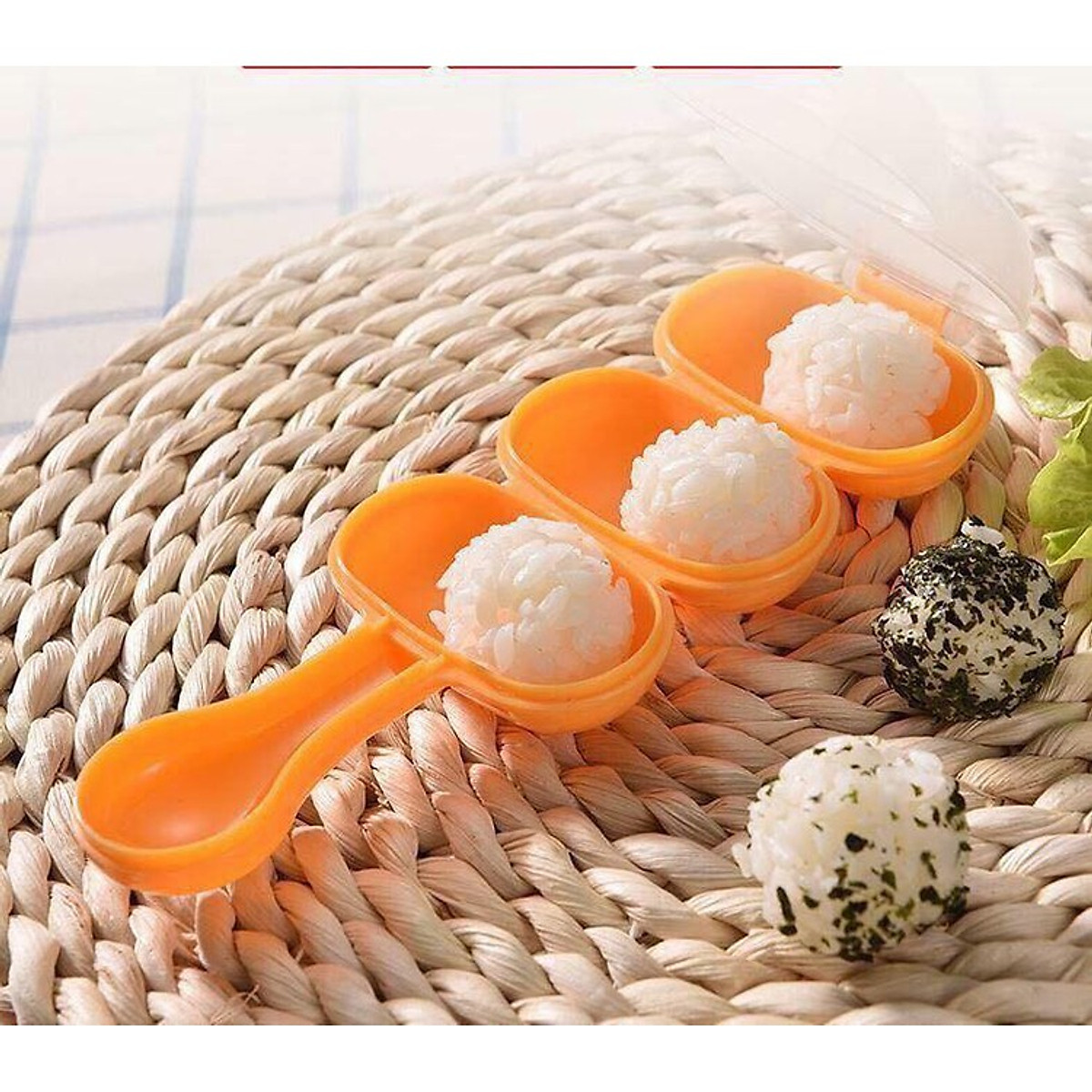 Khuôn lắc cơm viên tròn cho bé ăn dặm