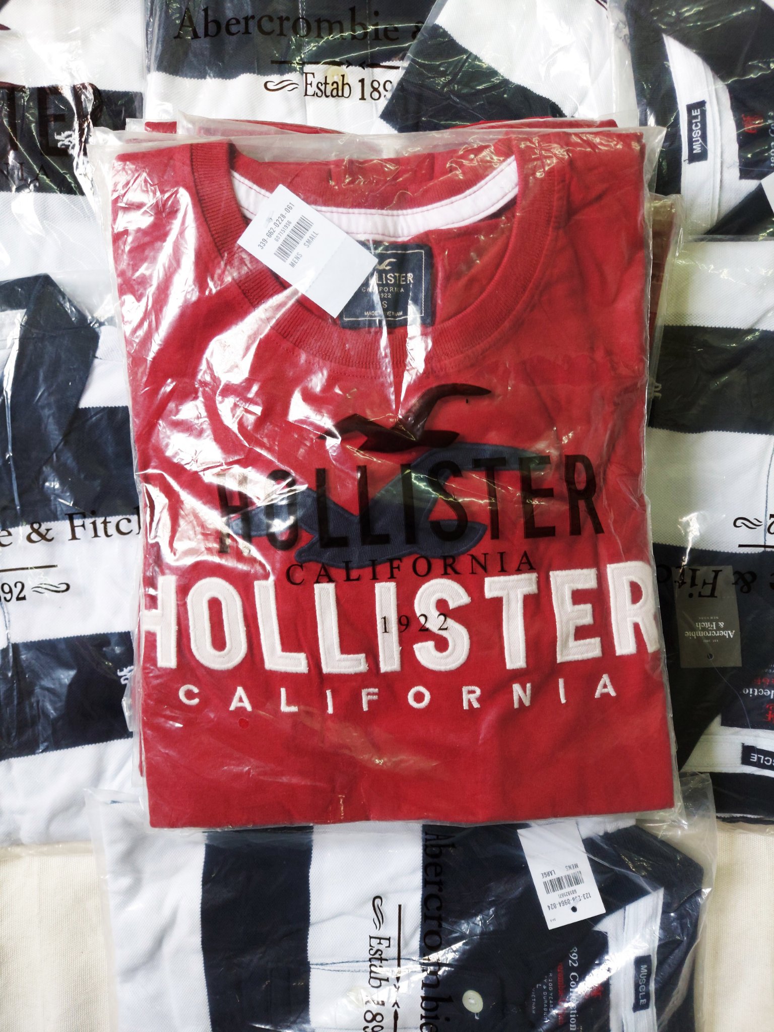 Áo thun Hollister Red California