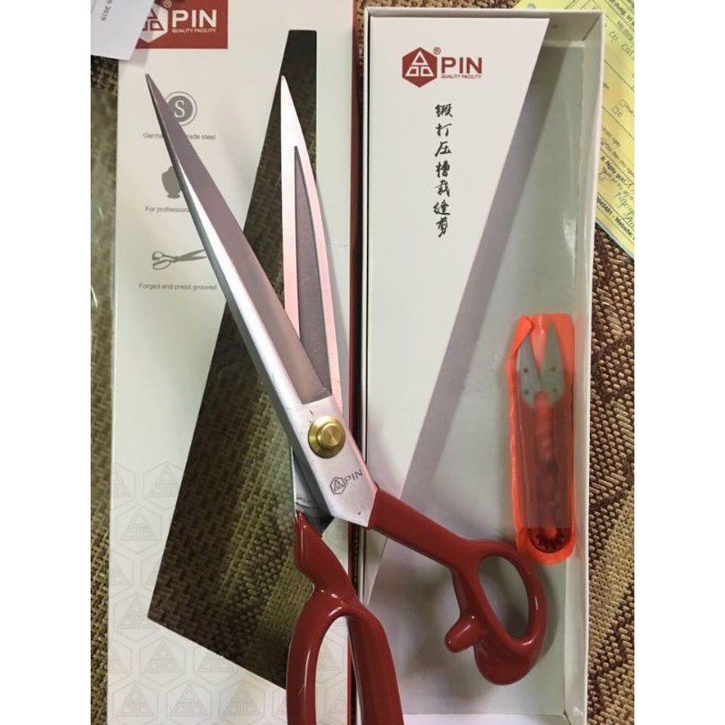 Kéo cắt vải Pin đỏ , đen 10",11",12" (Tặng kèm 1 kéo bấm nhỏ) được sử dụng trong ngành may mặc (GIÁ 1 CÁI)