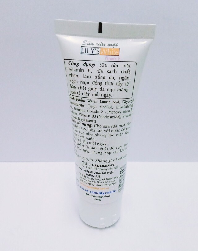 SỮA RỬA MẶT LILY WHITE TRẮNG DA NGỪA MỤN