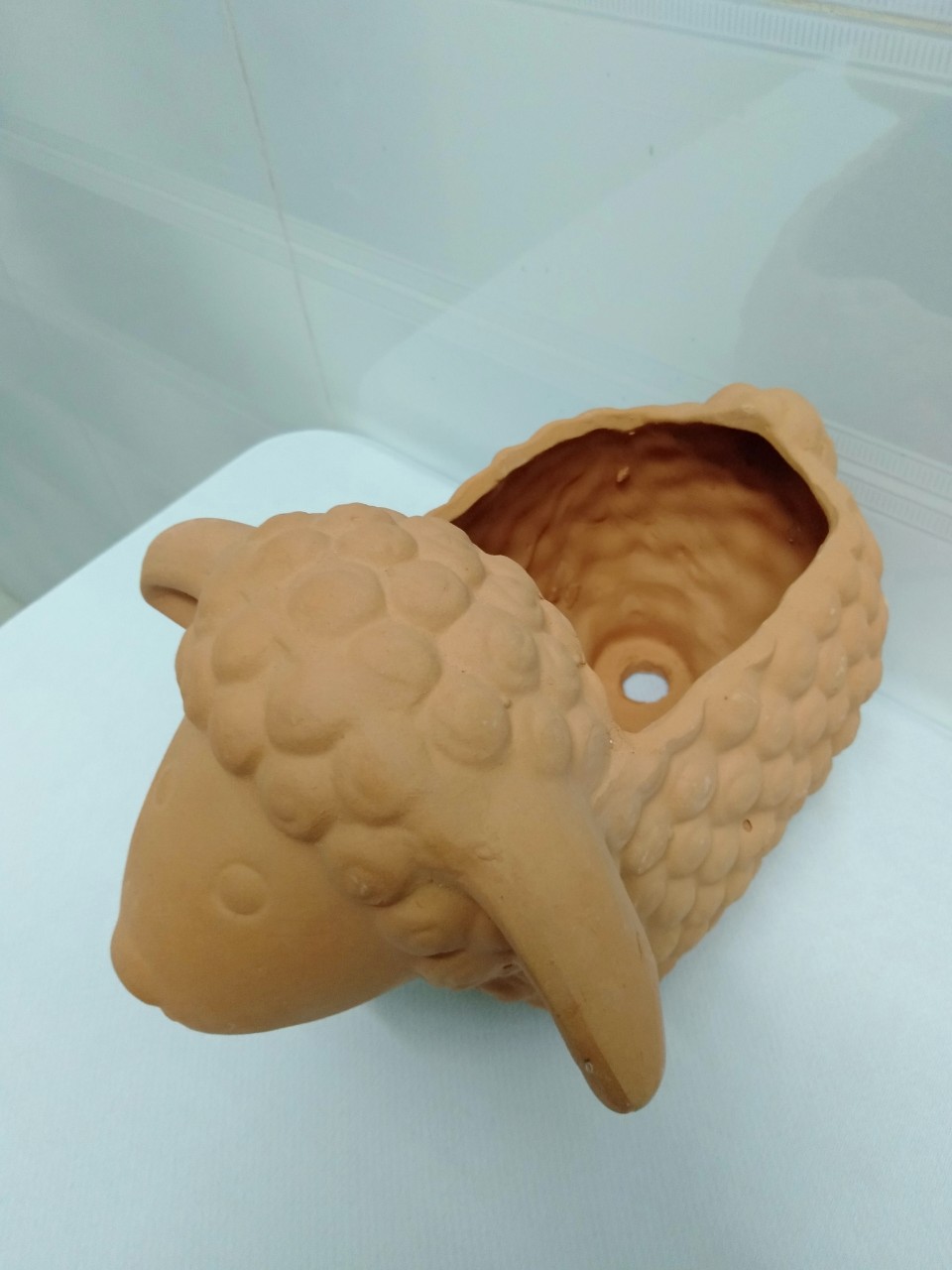 Chậu đất nung hình chú Cừu, dài 22cm