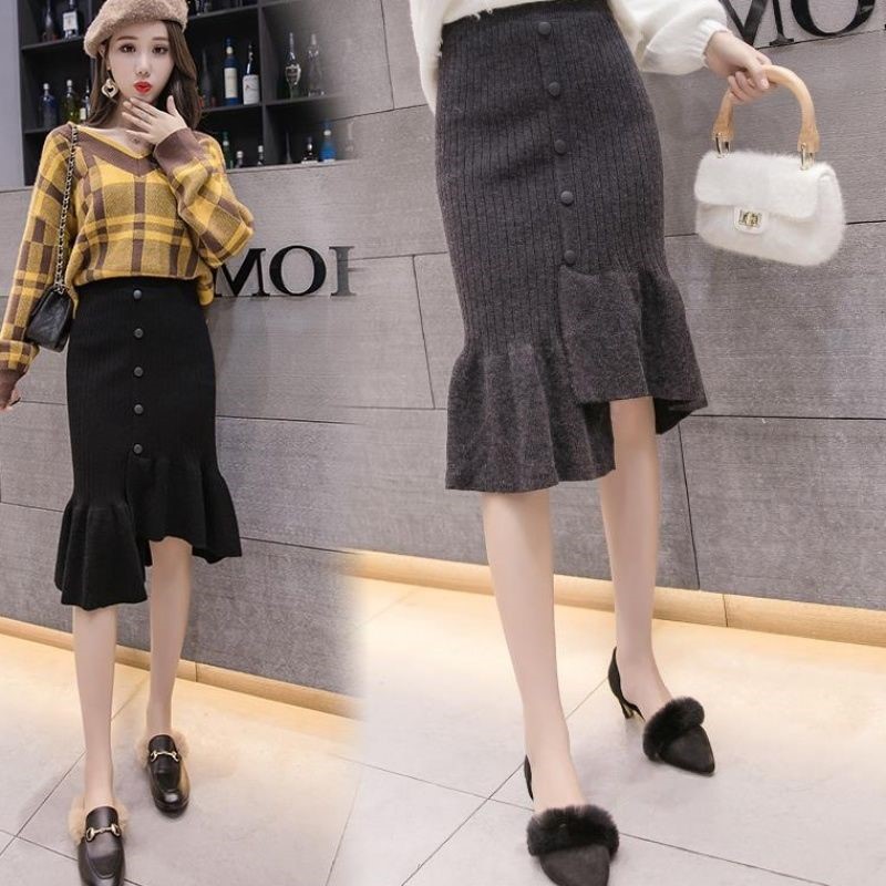 Chân Váy Len Dáng Dài Đuôi Cá Vạt Lệch Đính Khuy