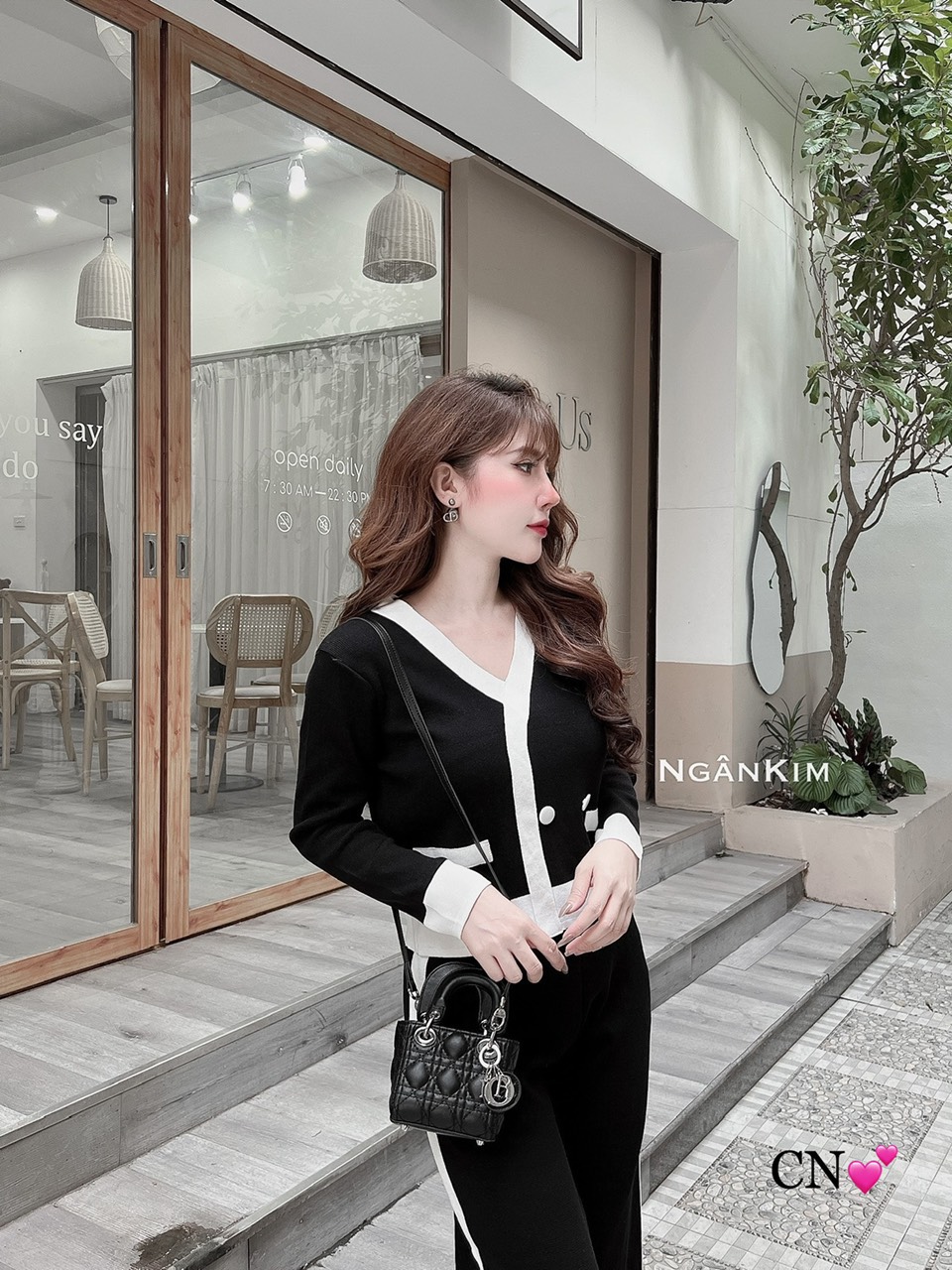 Set bộ len trơn viền cổ V 2 khuy