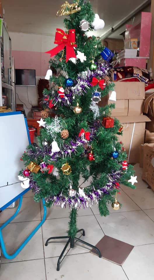 Cây thông noel 1.5M (full phụ kiện )