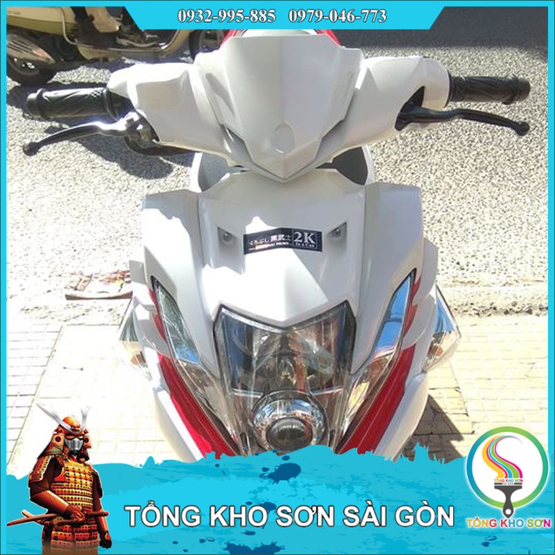 Chai sơn xịt màu trắng ngọc trai K420 Samurai Paint