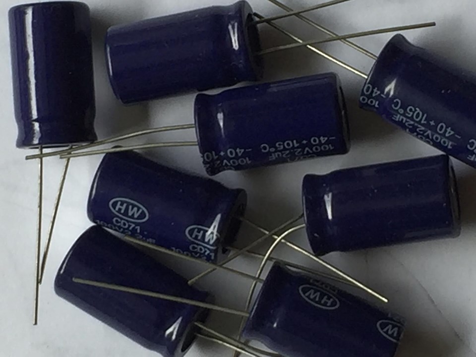 4 Tụ dùng gắn loa trung 2.2uf / 100v