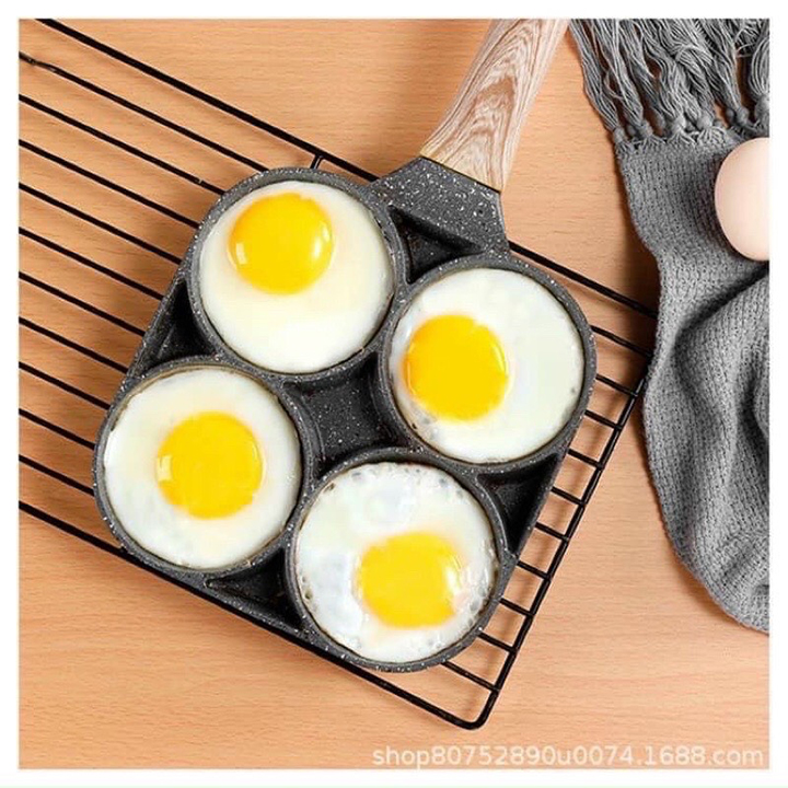 Chảo chiên trứng 4 ngăn ta cầm bằng gỗ tiện dụng cho nhà bếp, Chảo chia ô 4 ngăn chiên rán đa năng mới, dùng đc nhiều loại bếp: bếp từ, bếp ga, bếp củi, bếp điện