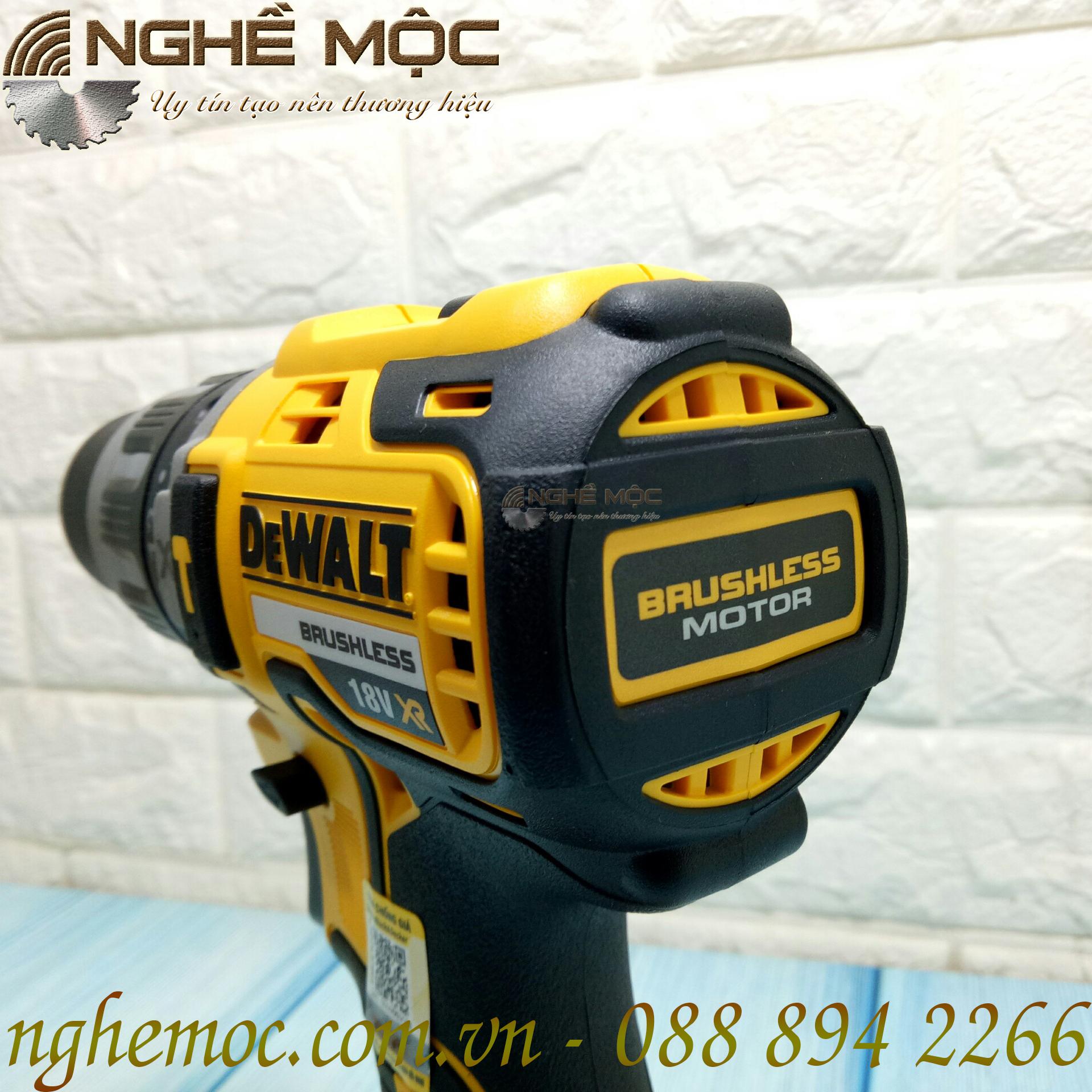 Dewalt DCD796 Máy khoan vặn vít động lực 18V 796