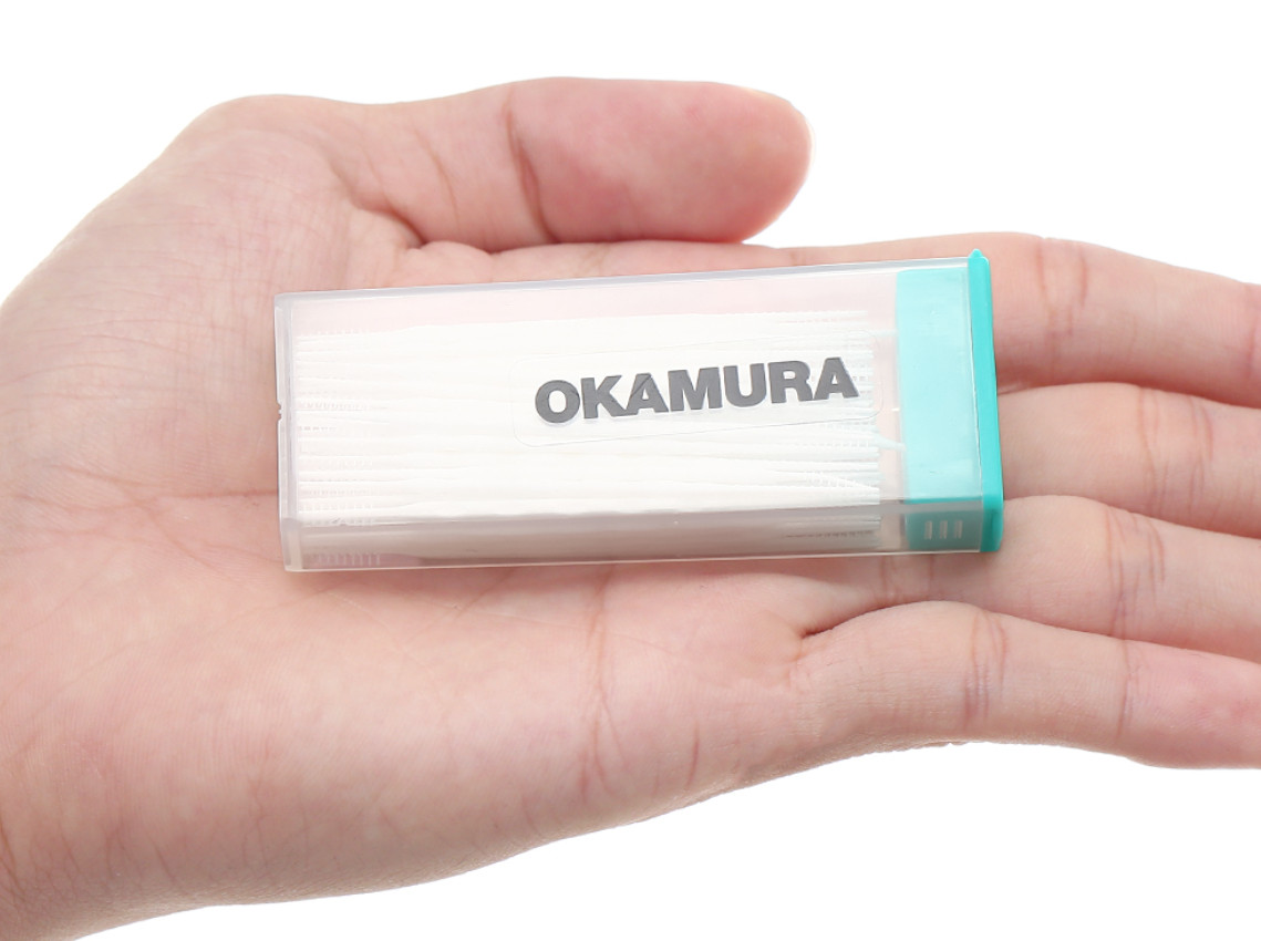 TĂM NHỰA XỈA RĂNG OKAMURA (HỘP 140 CÂY)