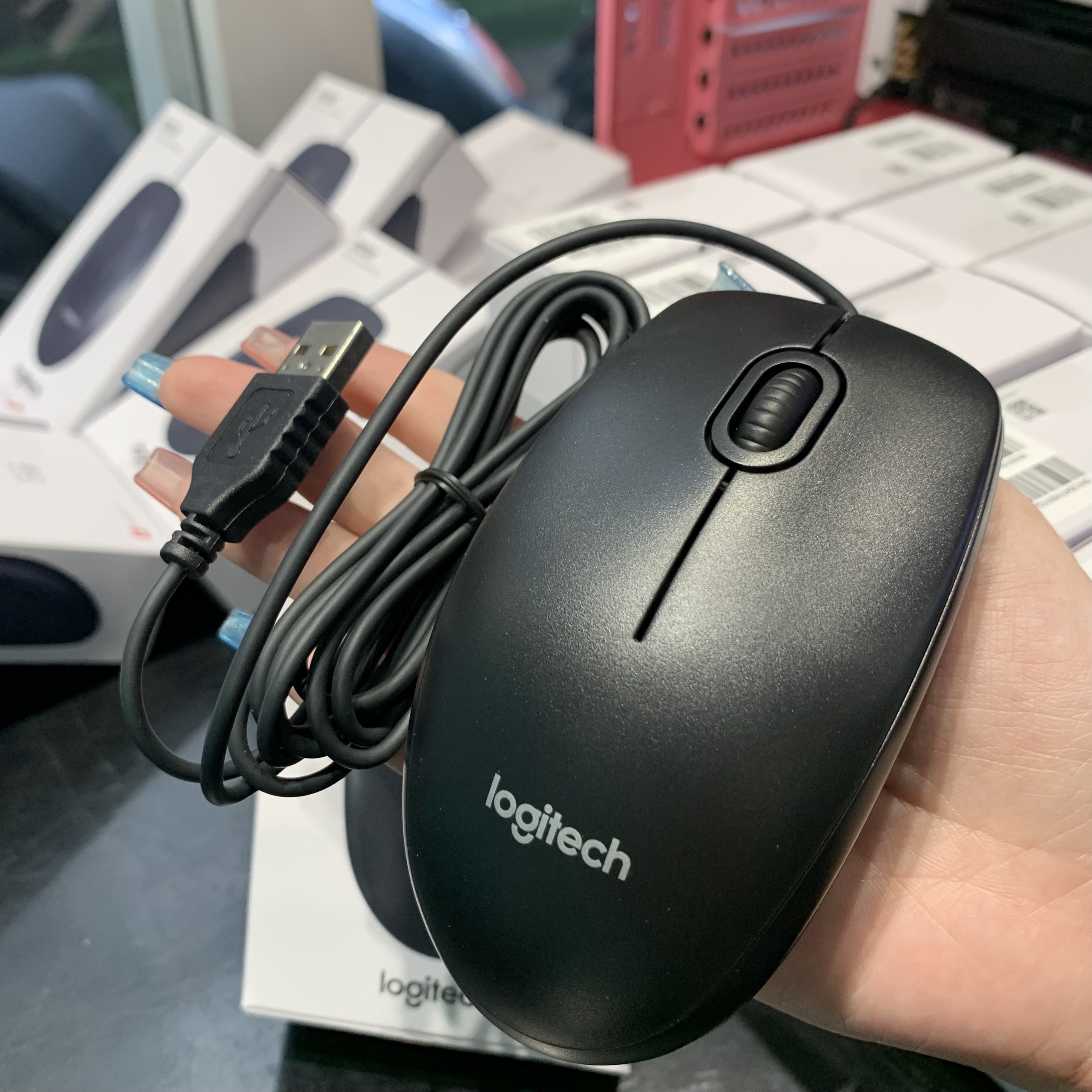 Logitech B100 Corded Mouse, Wired USB Mouse for Computers and Laptops, Right or Left Hand Use - Black
