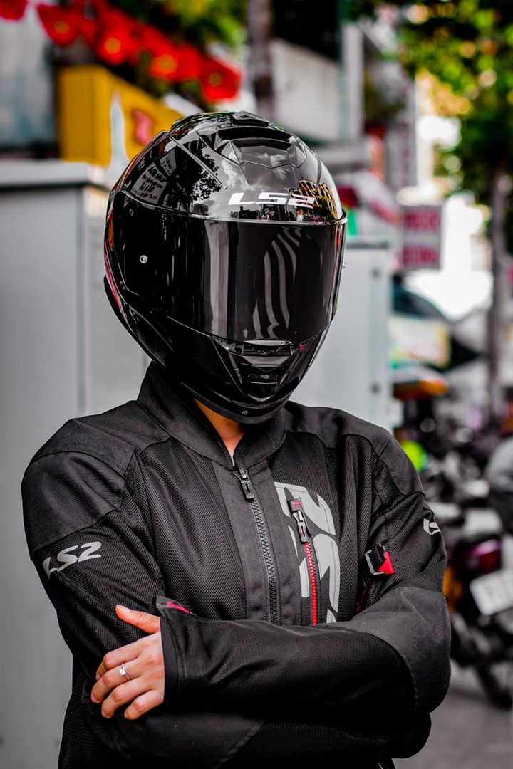 MŨ BẢO HIỂM LS2 FF800 STORM - MÀU ĐEN BÓNG