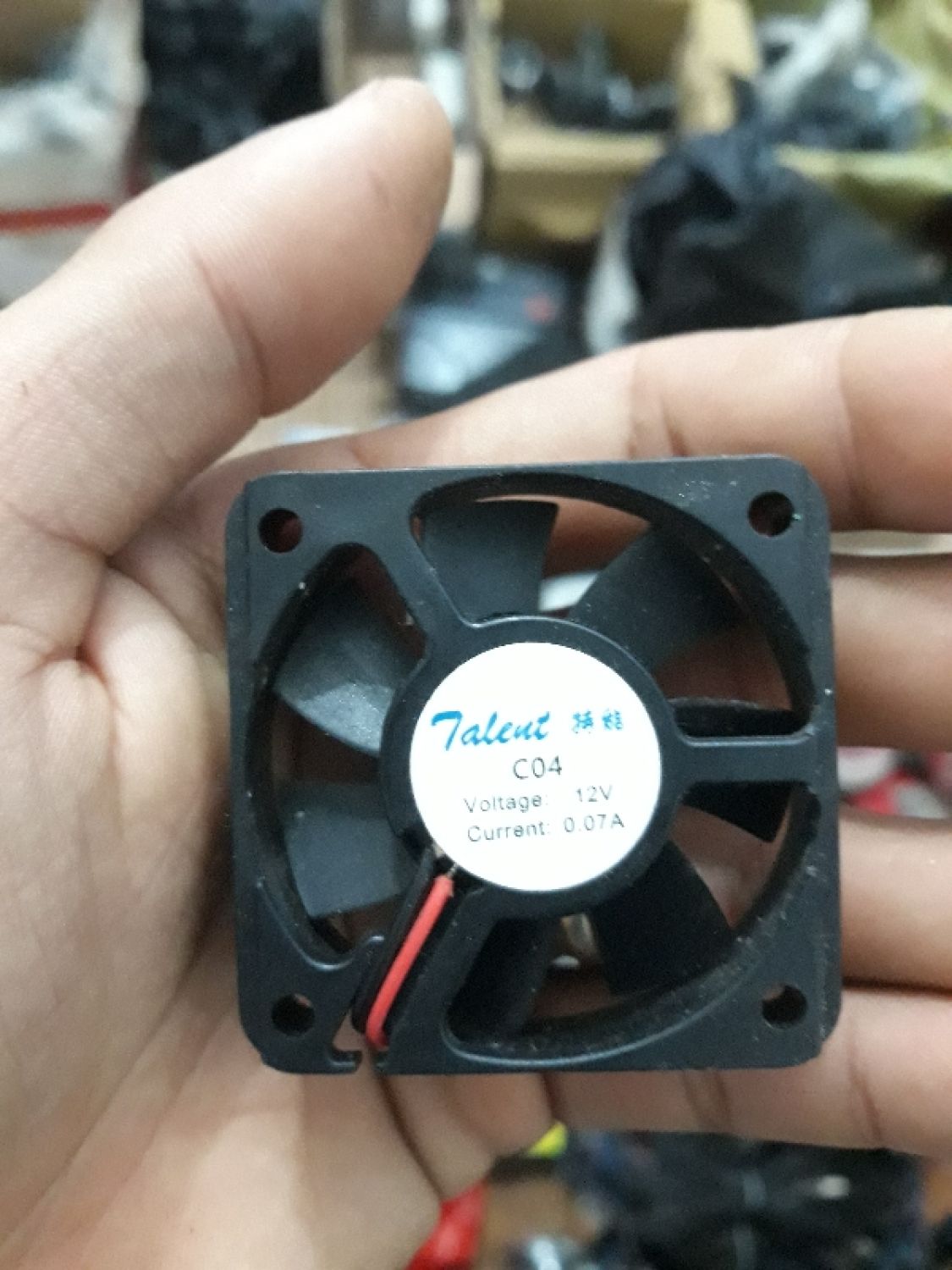 Quạt Thông Gió 12V DC 4x4x1 cm
