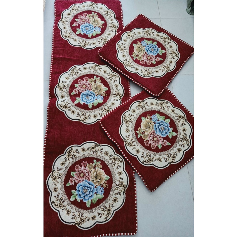 Thảm trải ghế Hoàng Gia Tây Âu Thảm trải trên ghế gỗ êm ái sang trọng