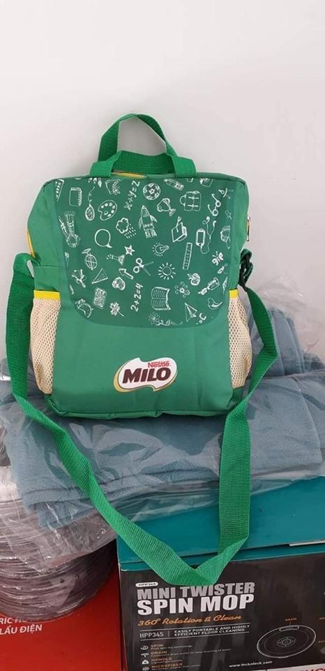 Túi đeo chéo milo kích thước 31x25x10cm