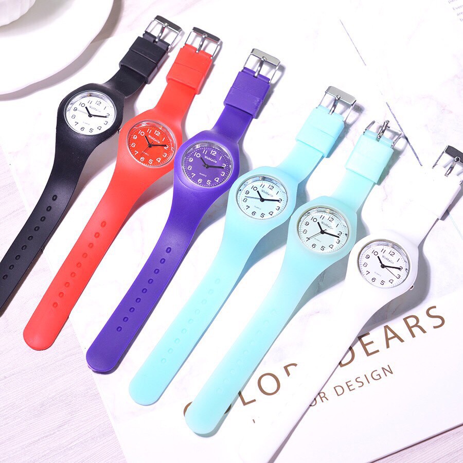 Đồng hồ thời trang nữ Womage mặt số dây silicon cá tính