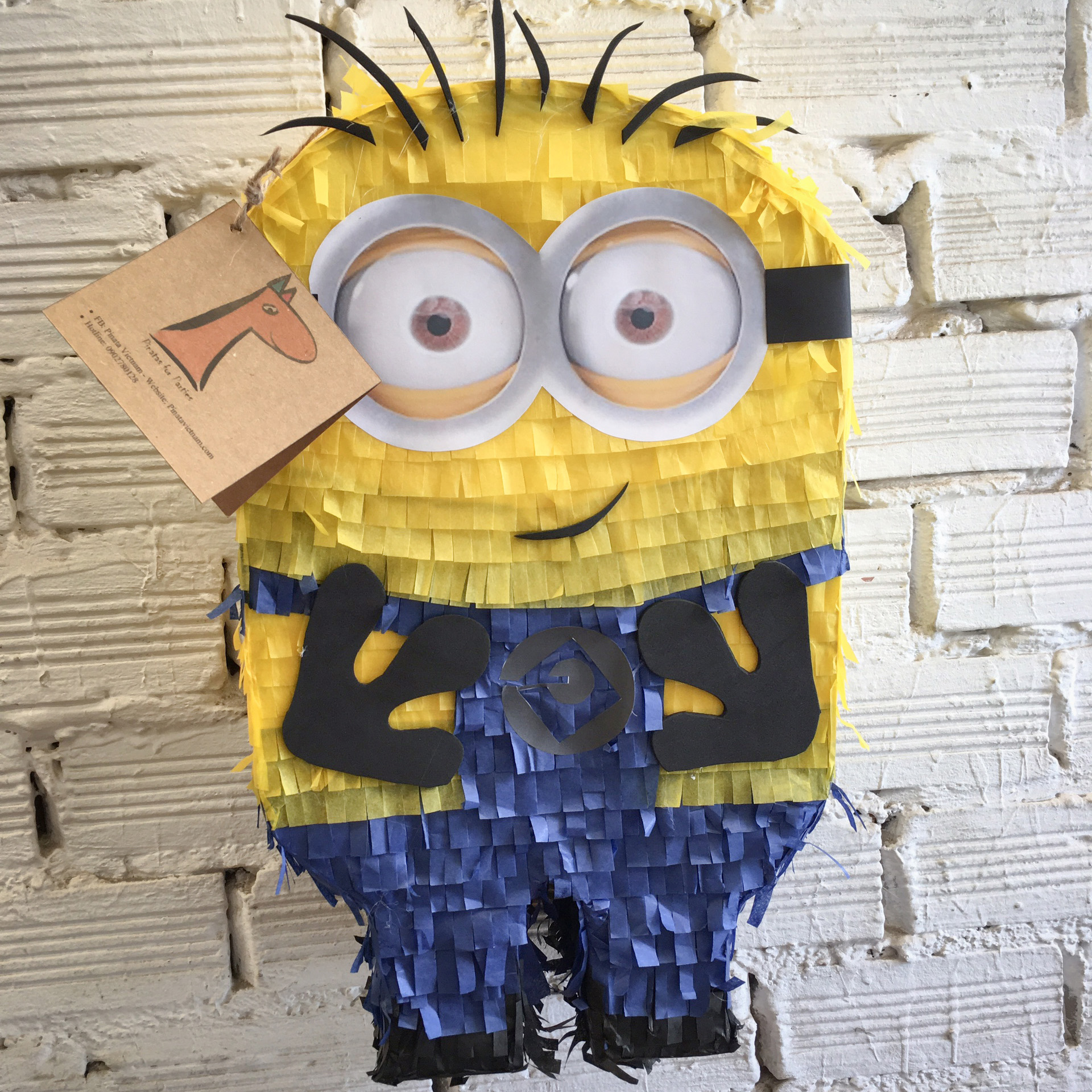 PINATA MINION (không bao gồm kẹo và gậy đập)