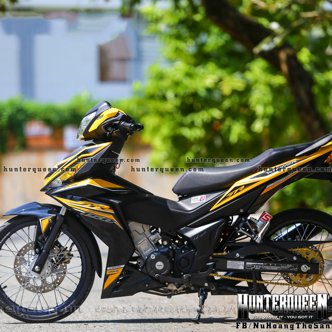 Tem rời in UV cao cấp. Mẫu tem SR dán xe Winner V1 đen vàng. Decal chống nước, bền bỉ, không bay màu