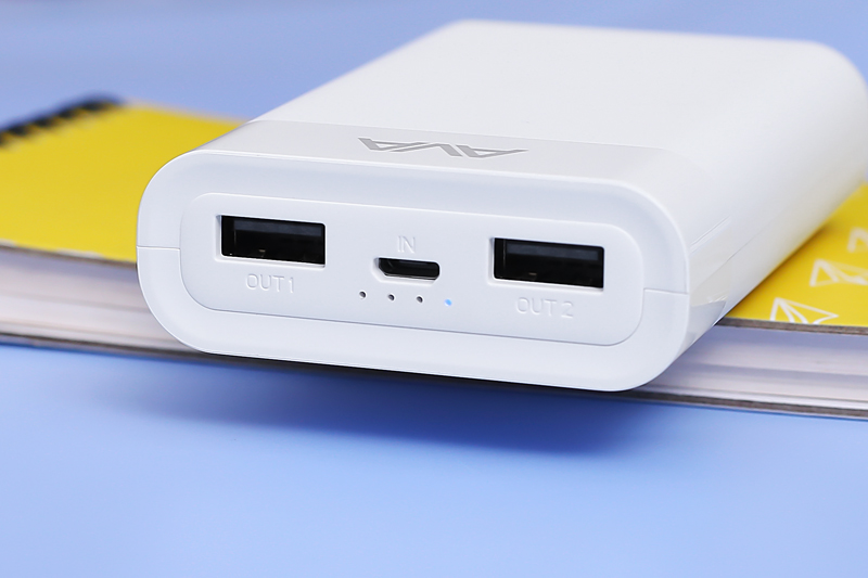 Pin sạc dự phòng 7.500 mAh AVhTR95 M1