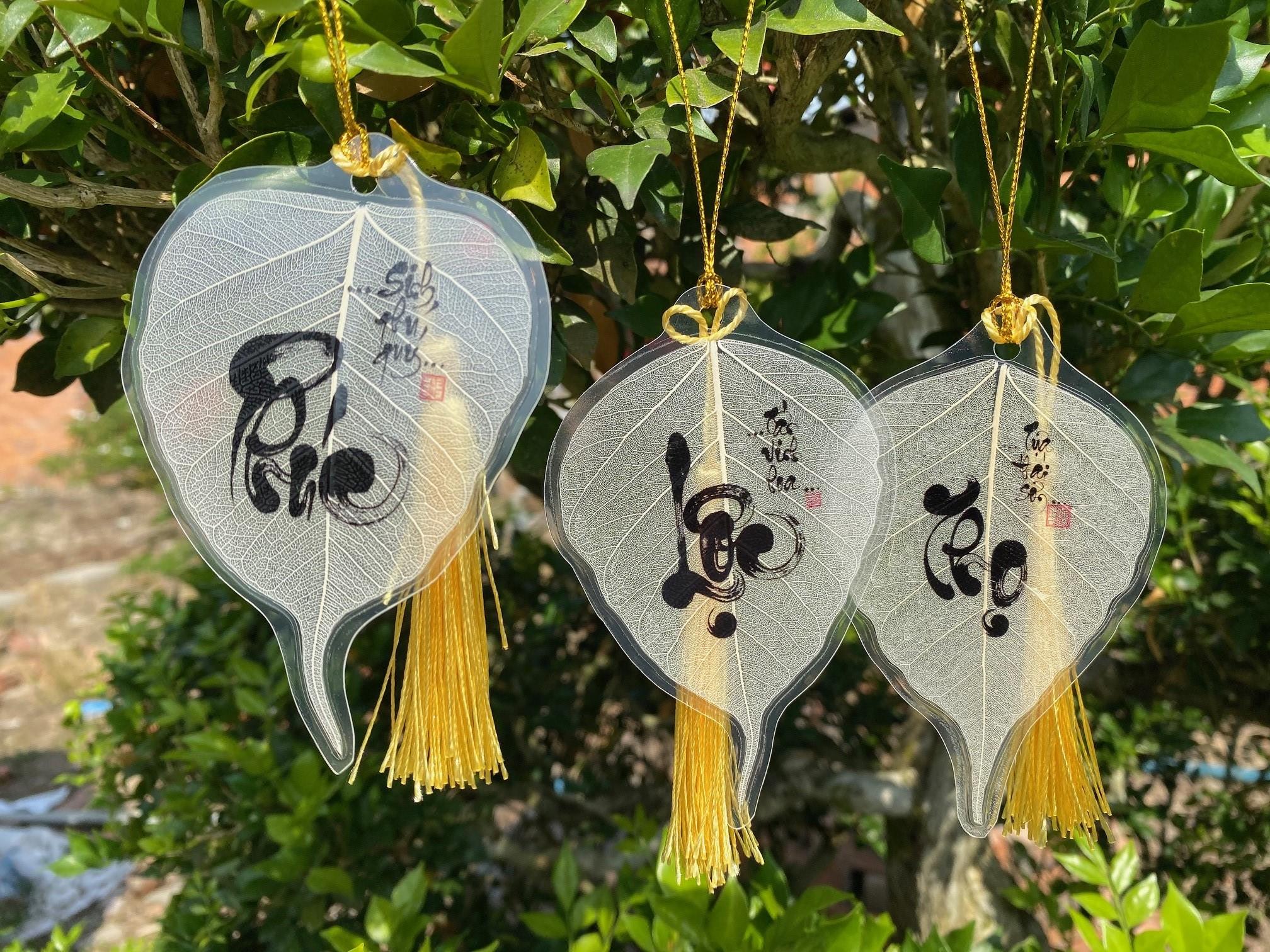 Lá bồ đề in chữ THỌ - TỰA THÁI SƠN