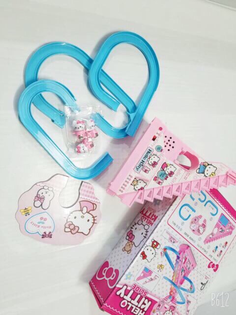 Hộp trò chơi mèo hello leo thang