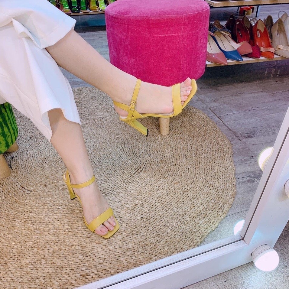 Giày sandal/giày cao gót dẹp 9p quai ngang hở gót SD002