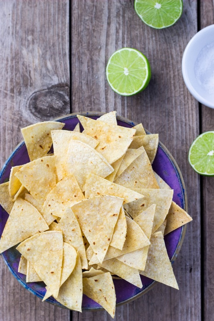 Bánh Tostitos White Corn Hint Of Lime 283gr