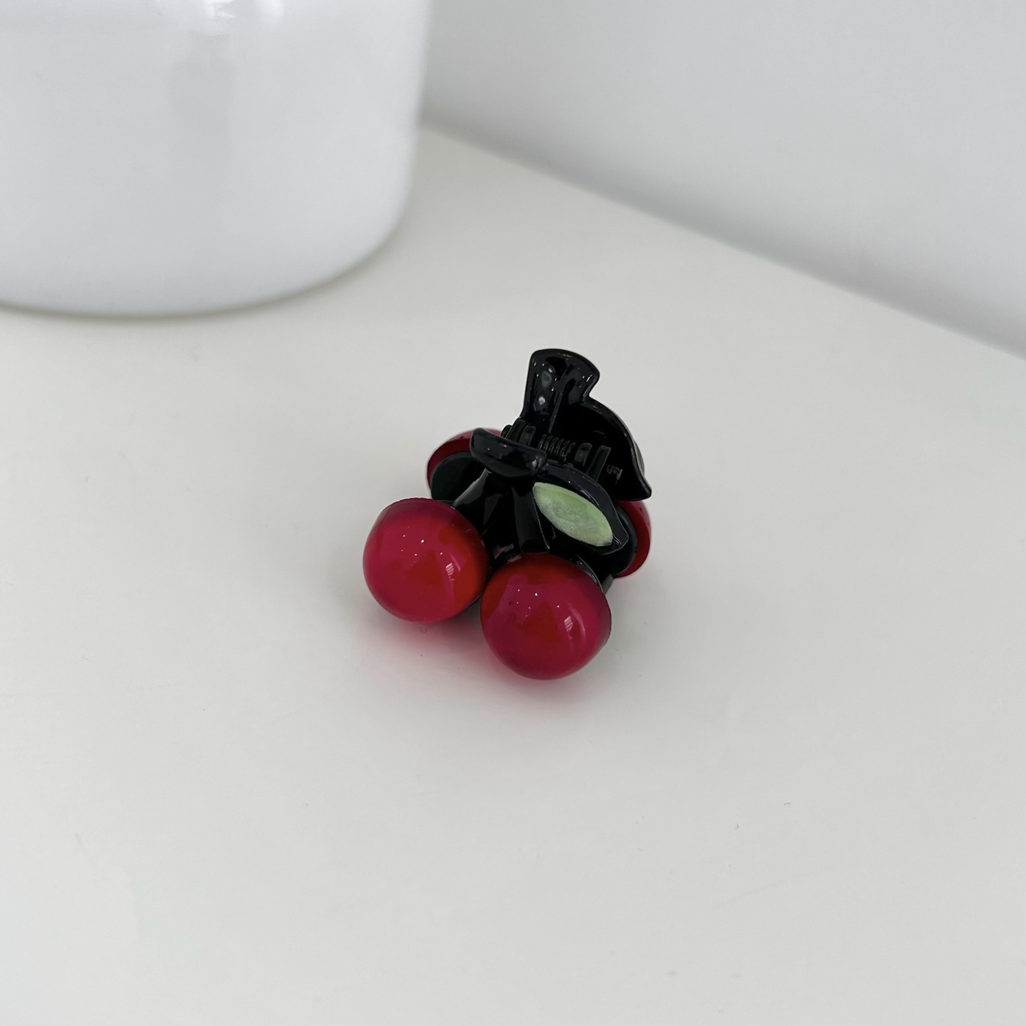 Kẹp tóc mini hình cherry ngọt ngào Modleaf Cute cherry pin Hàn Quốc