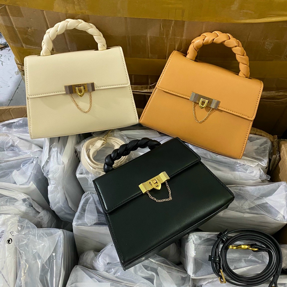 Túi đeo chéo nữ   model ck2-50270840