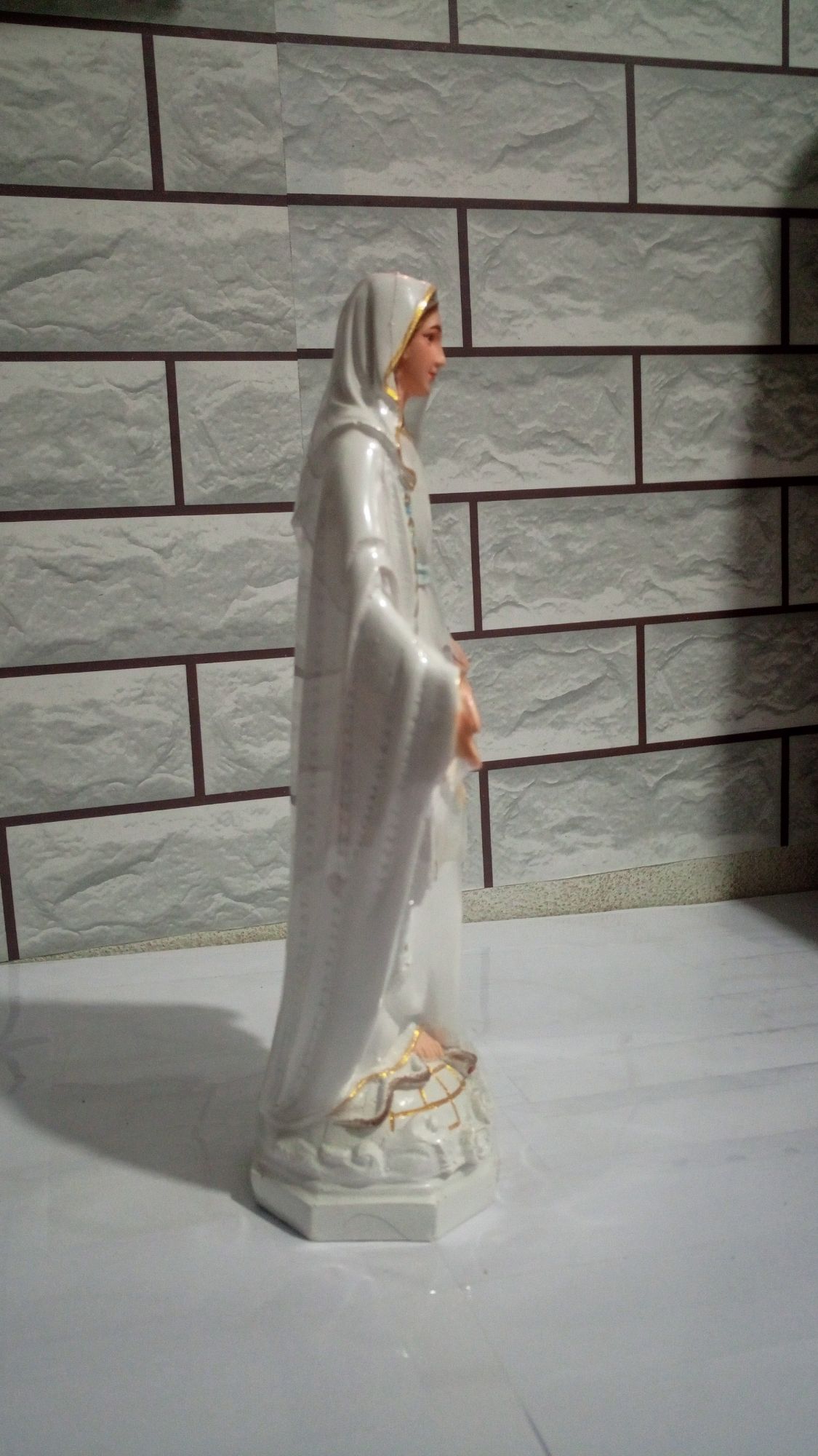 Đức Mẹ Ban Ơn