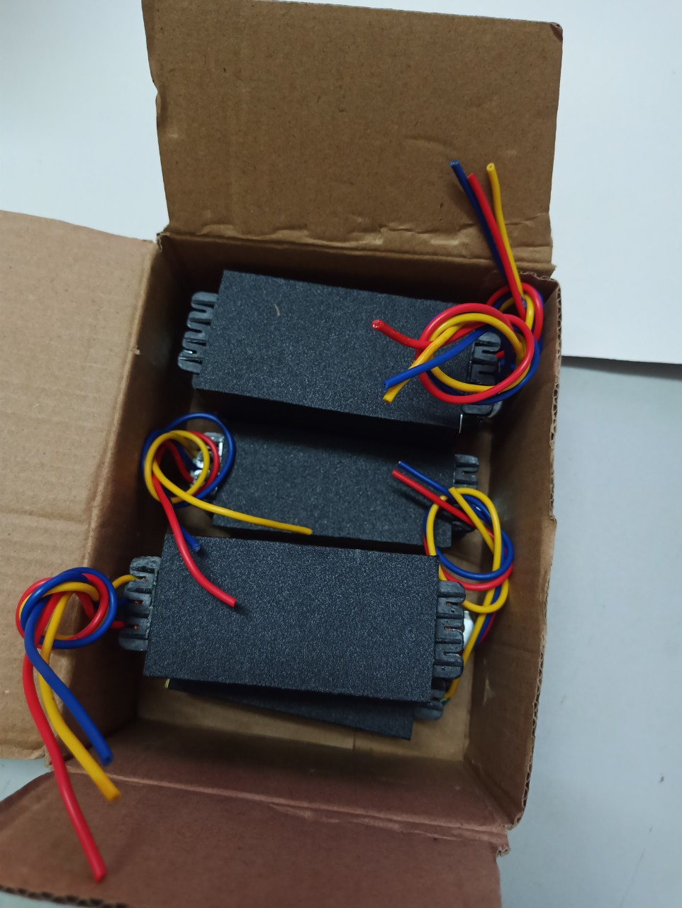 Bộ chuyển điện 220v ra 110v 85W