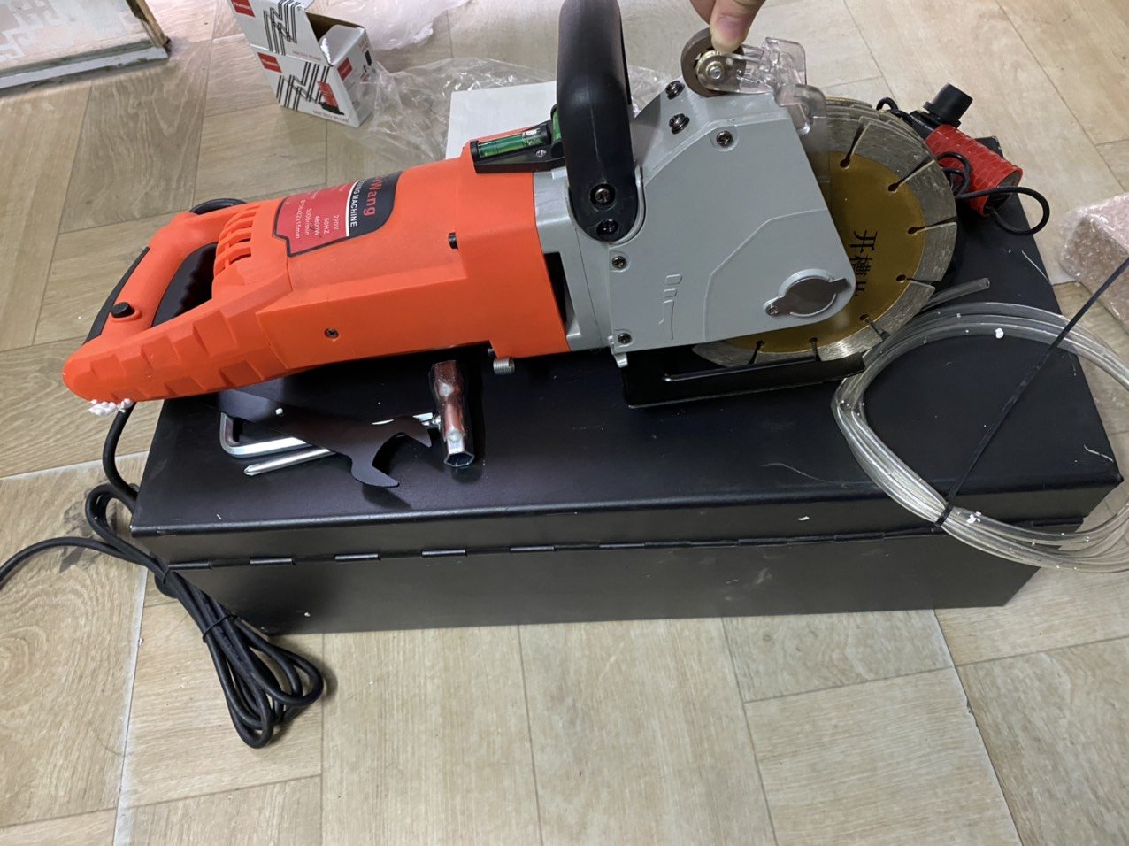 Máy cắt rãnh tường 5 lưỡi bawang nội địa CW6121 (4800W) - Tặng đầy đủ phụ kiện đi kèm