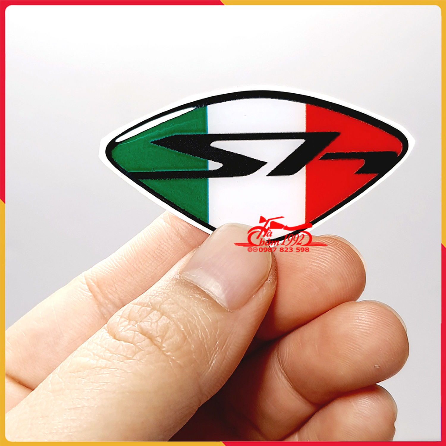 Tem Chữ SH Nổi Màu Đỏ Dán Mặt Nạ Xe Máy Sh, Vision, Lead , Sh Mode Cam Kết Hàng Keo Phản Quang Dính Chắc Không Bong (Giá 1 Chiếc)