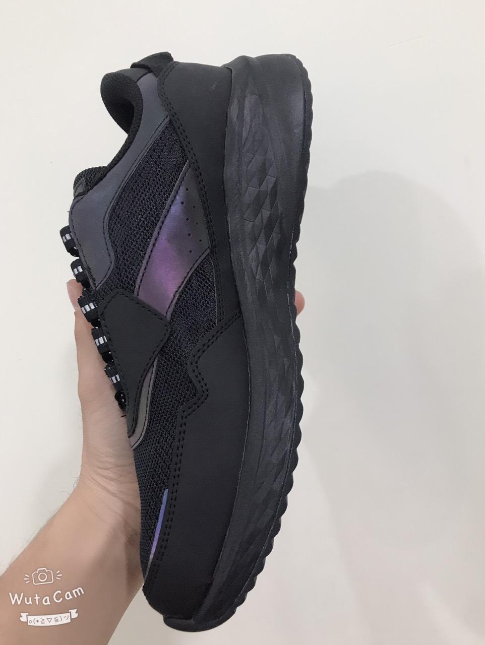 Giày Sneaker Nam Bitis Hunter Core DSMH01203DEN - Midnight Black Inverted