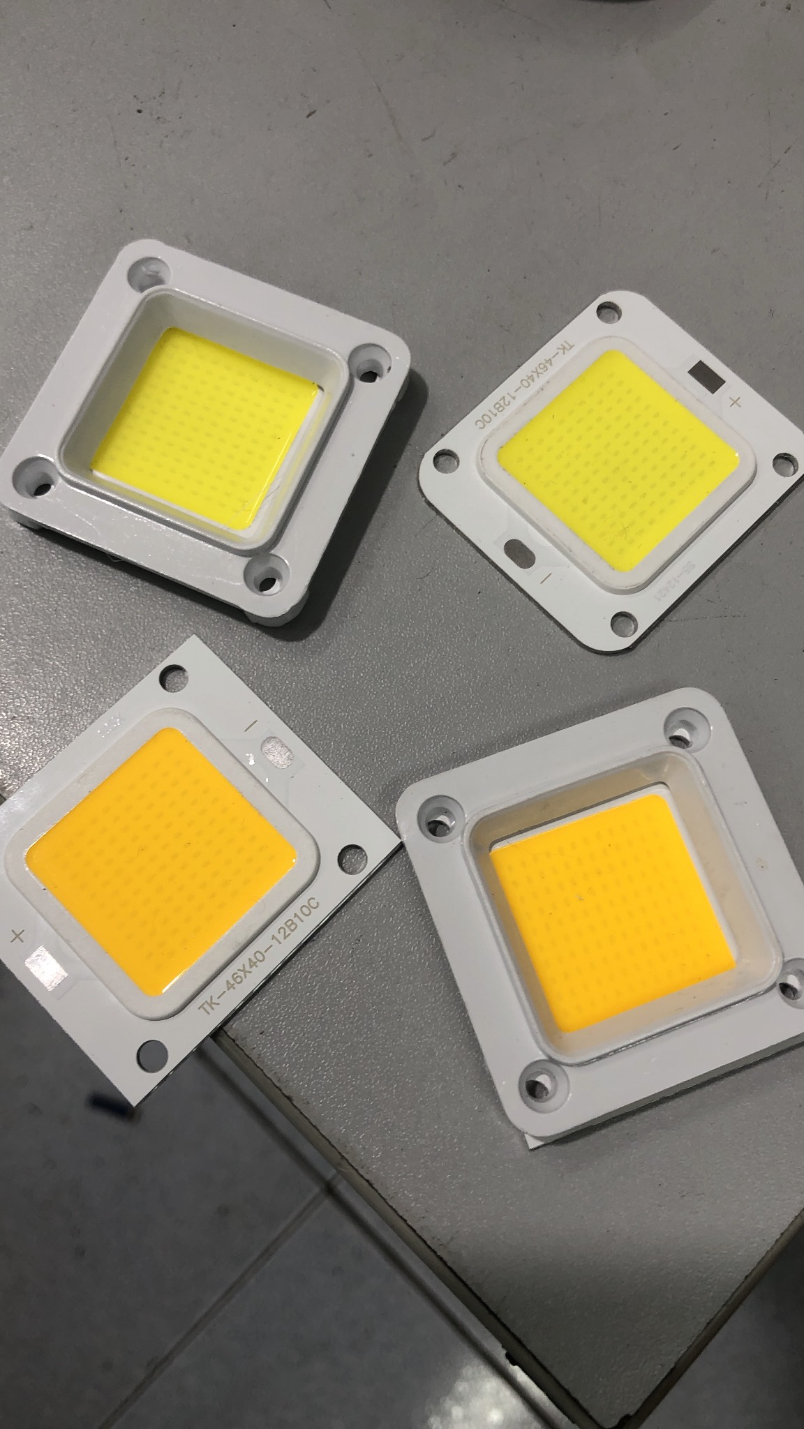 CHÍP LED COB EPISTAR 50w , kèm holder chụp chíp