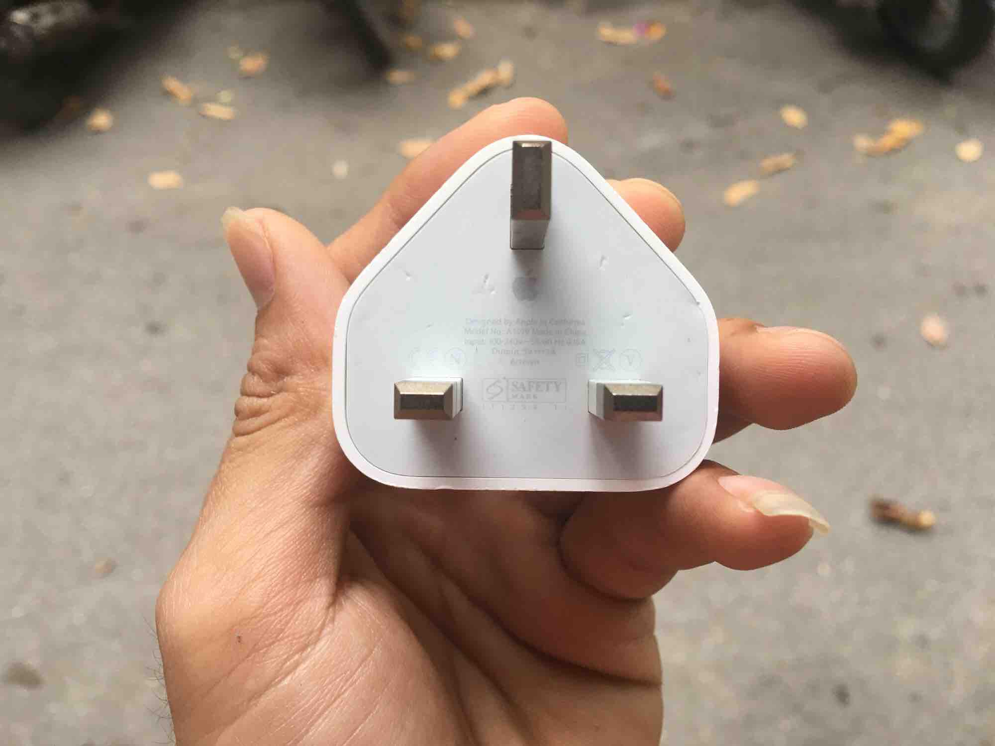 Củ sạc iPhone 3 chân xịn