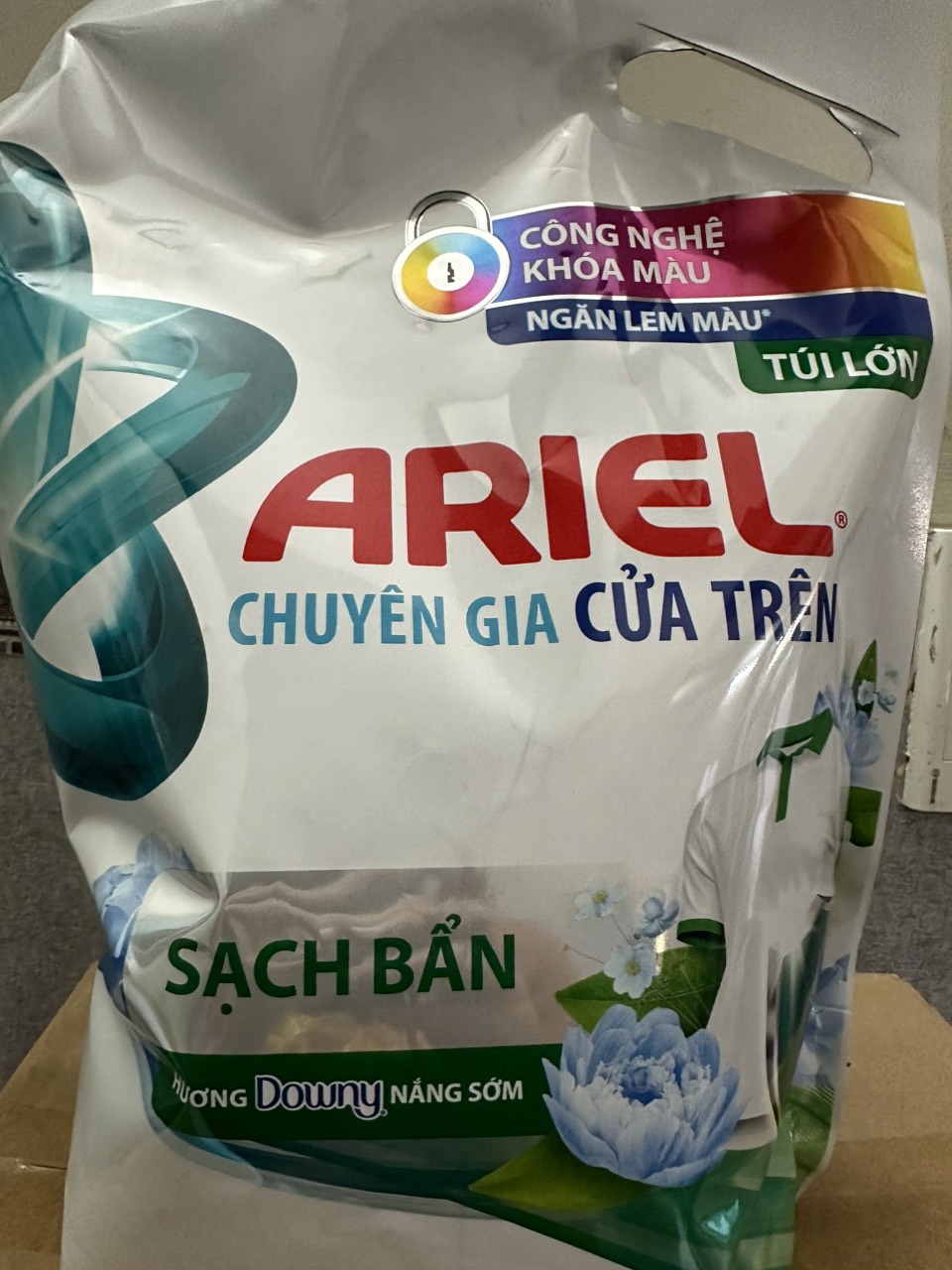 Nước Giặt Ariel Đậm Đặc Sạch Nhanh Túi 3.5kg