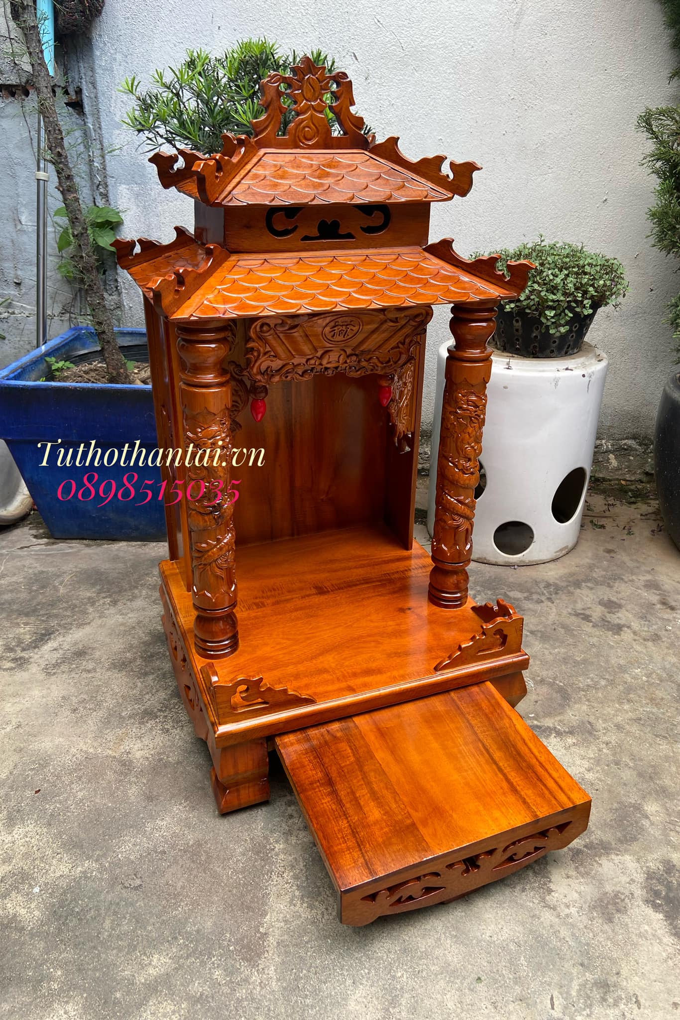 Bàn thờ thần tài mái ngói 50 x 90cm - gỗ Tràm