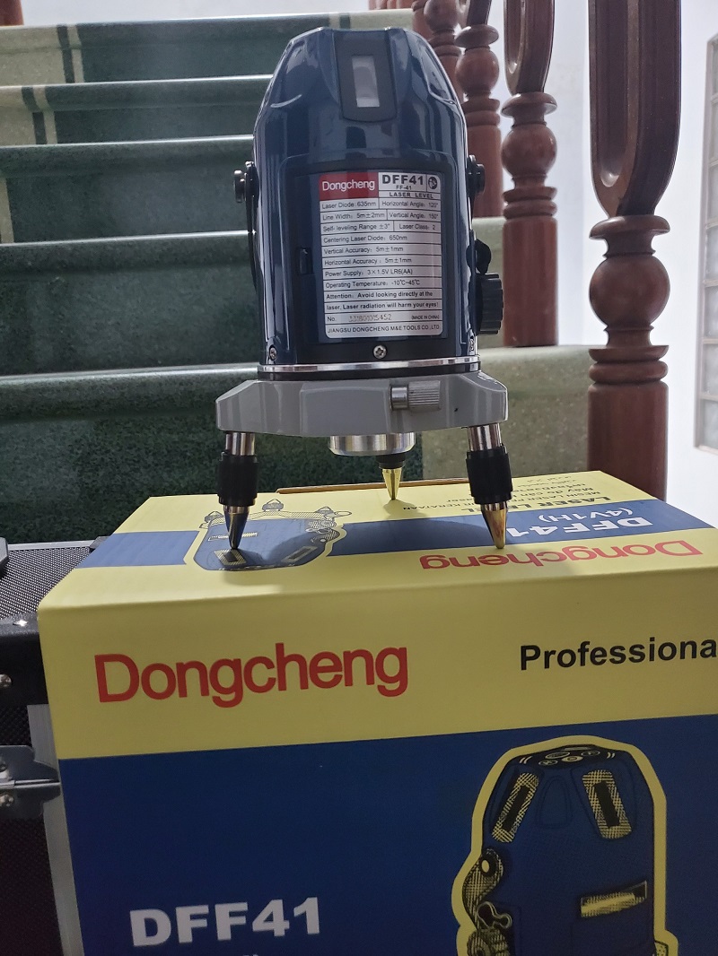 [HCM]Máy đo laser - 5 mắt tia đỏ Dongcheng DFF41