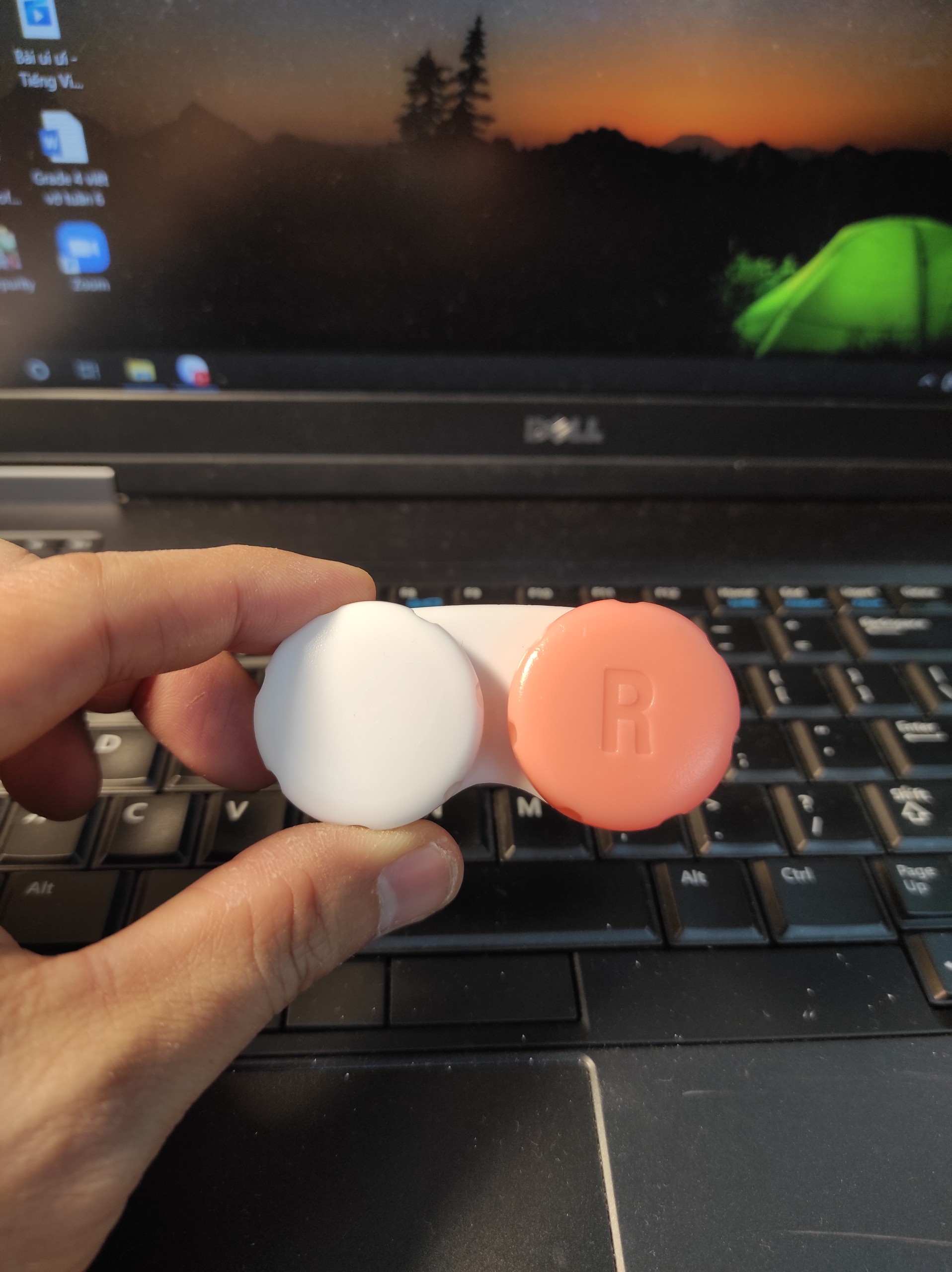 Khay đựng kính áp tròng bằng nhựa an toàn ( Lens case - Contact lens case)