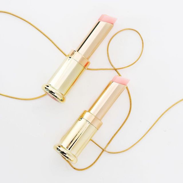 Who Glow Lip Balm SPF10 3.3g off set lip balm