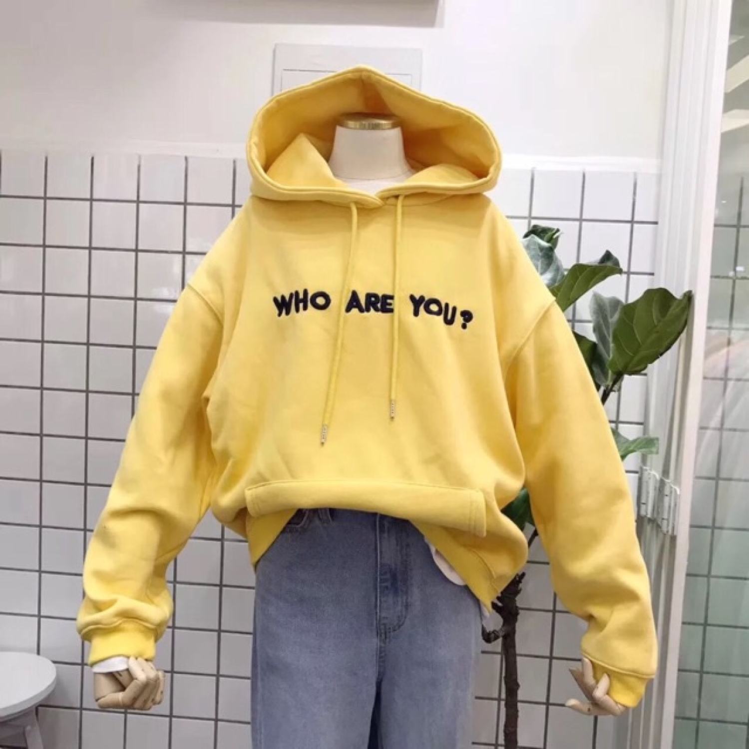 Áo hoodie who are you hariqueen