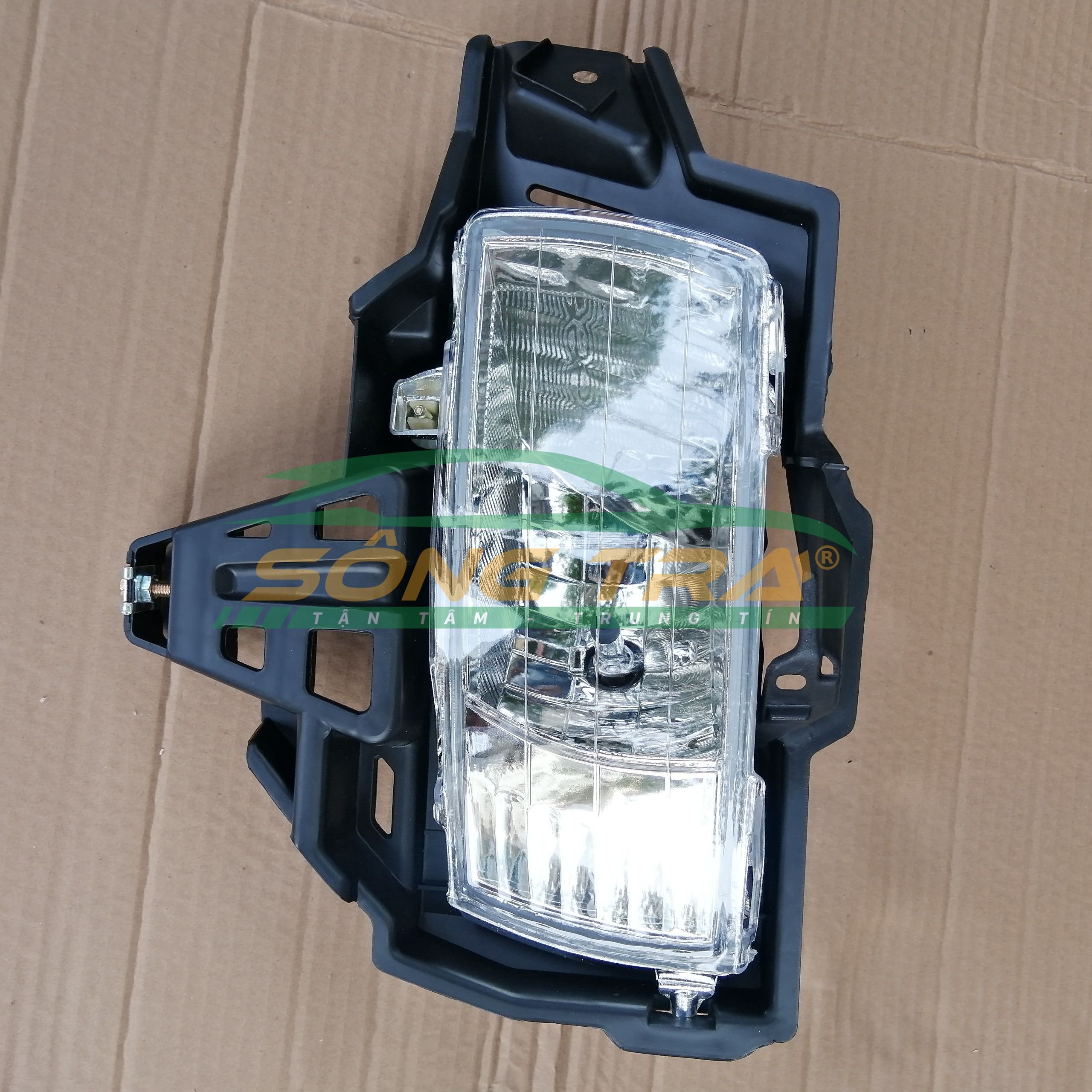 ĐÈN GẦM TOYOTA INNOVA 2009 - 2012